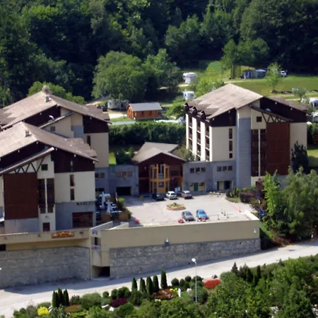 شقة 4 Pers Avec Balcon, Parking Et Wi-fi, Proche Thermes, - Fr-1-512-100 *